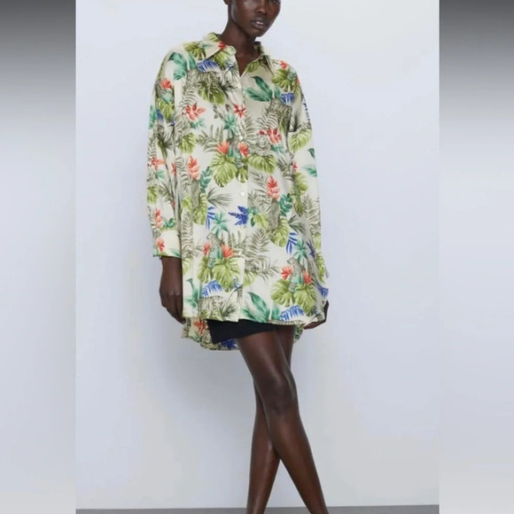 Zara printed satin oversized top| button down Size Small - Picture 1 of 10